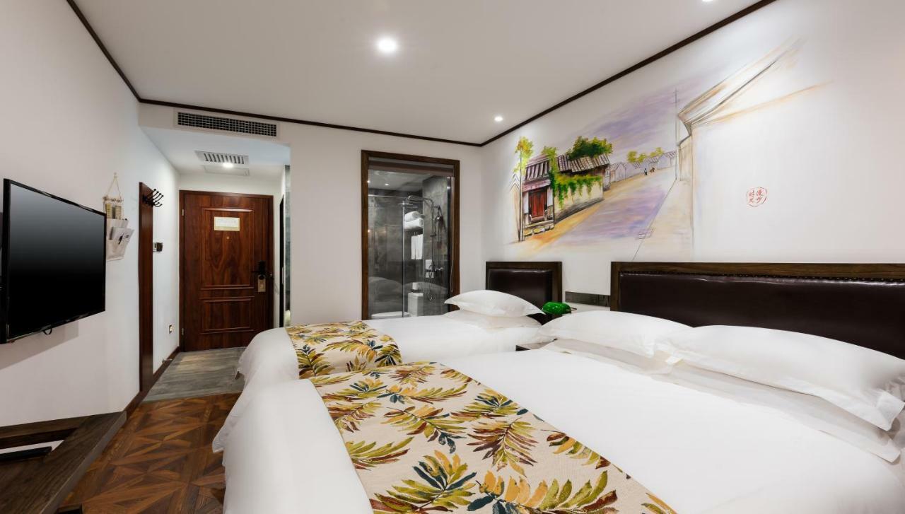 Nostalgia Hotel Near Prince Gong'S Mansion- Beihai Park, Tian'Anmen Square, Nanluoguxiang Hutong, Huguosi Hutong Snack Street, 5 Minutes Walk Away From Ping'Anli Subway Station, Free Ice Cream And Laundry Service,English Communication Well 北京 エクステリア 写真